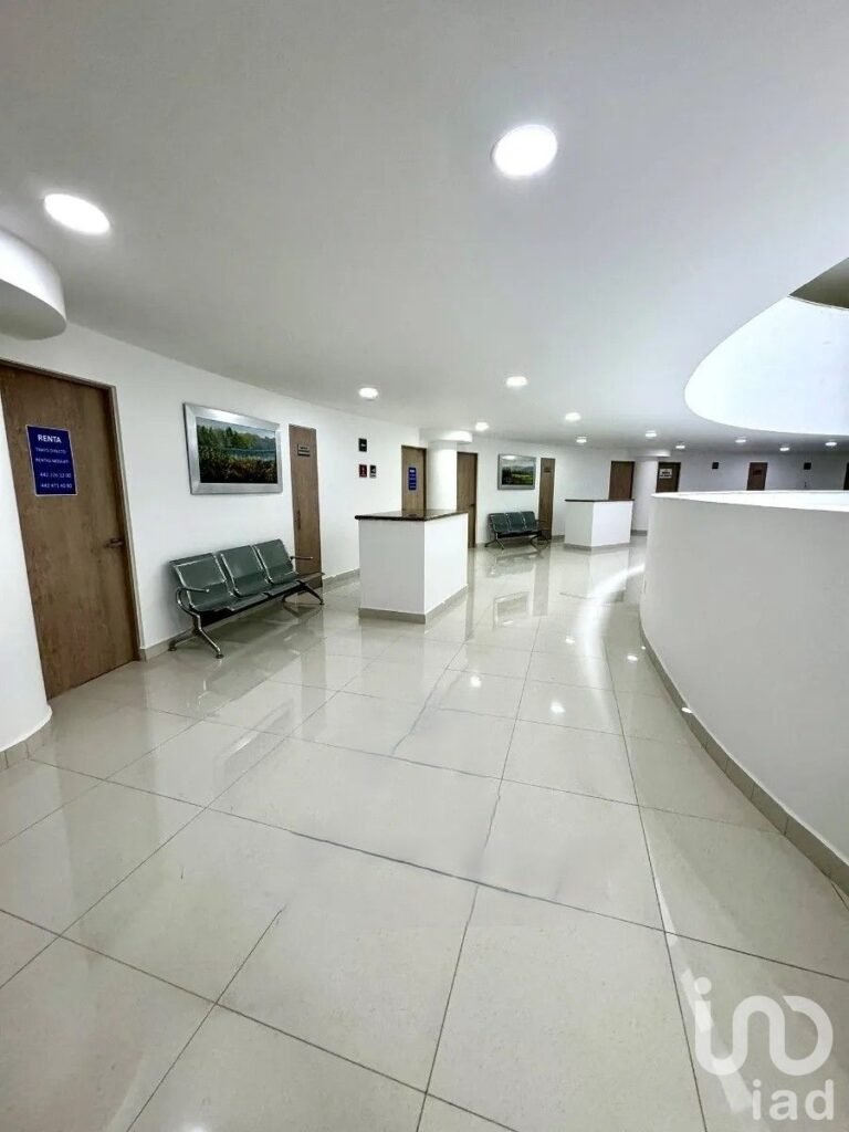CONSULTORIO EN RENTA EN HOSPITAL MOSCATI JURIQUILLA $14,500