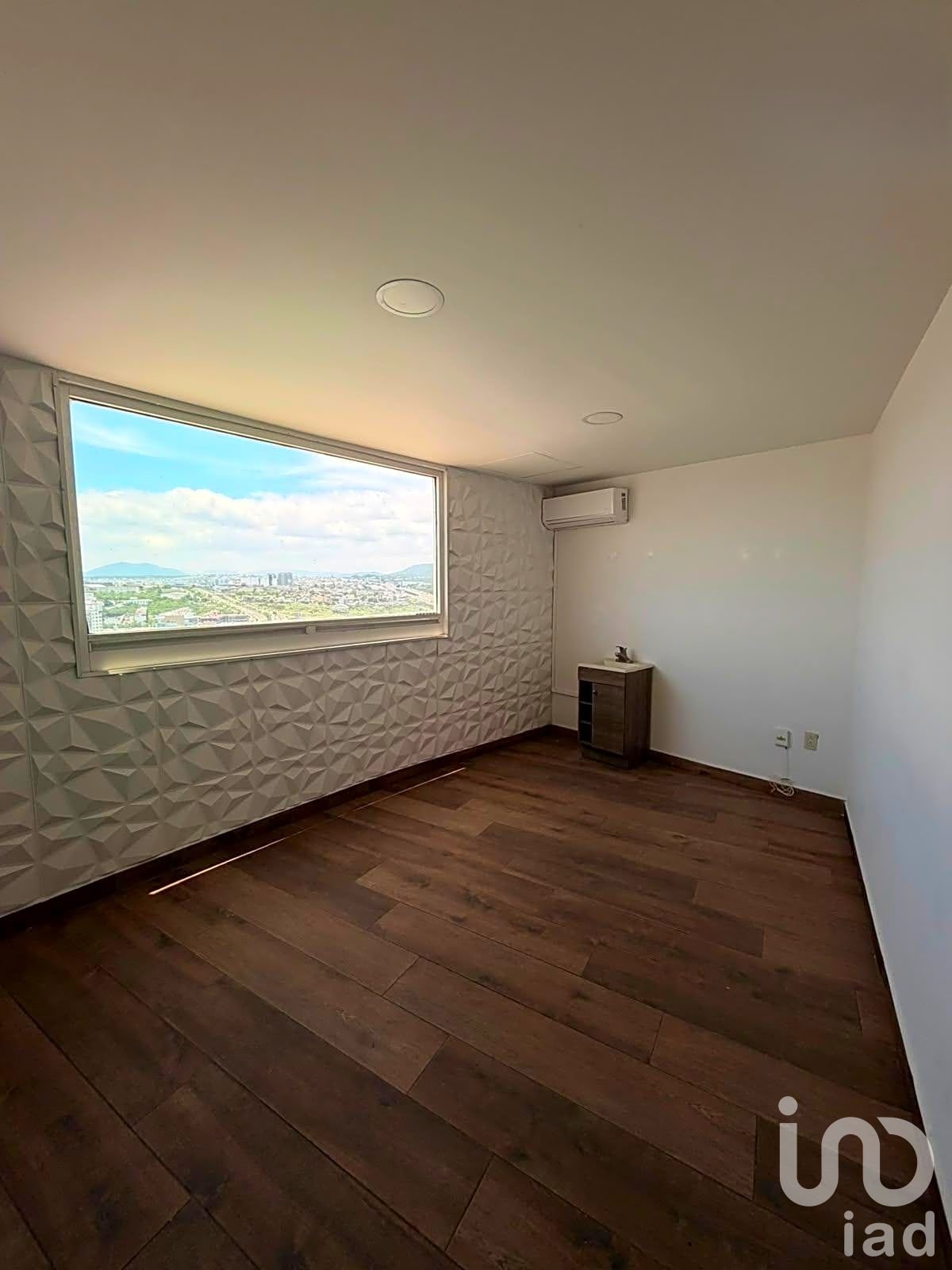 CONSULTORIO EN RENTA EN HOSPITAL MOSCATI JURIQUILLA $14,500