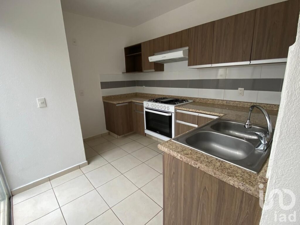 Casa en Venta en Parques de Tesistán con Recaamara en PB, Zapopan, Jalisco