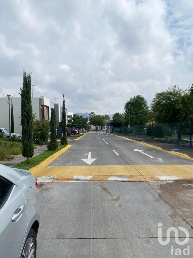 Casa en Venta en Parques de Tesistán con Recaamara en PB, Zapopan, Jalisco