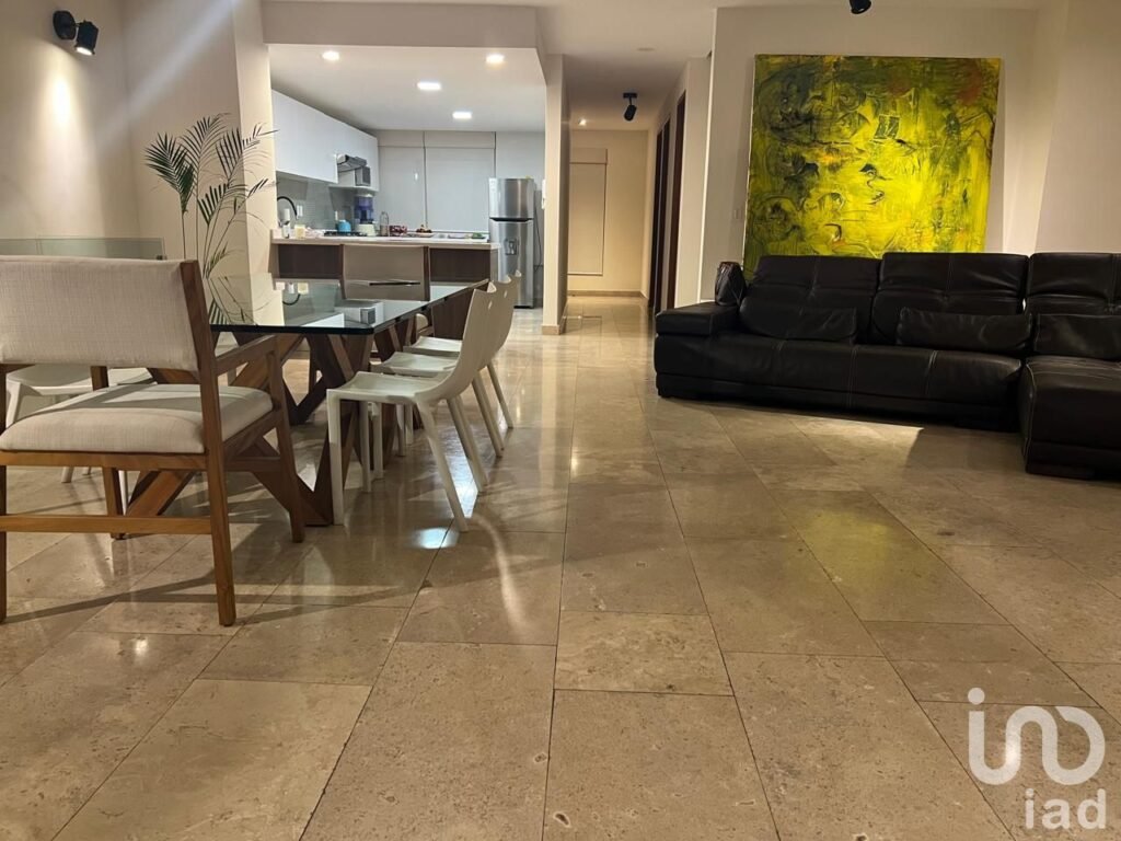 Casa en Venta en Coyoacán con Alberca y Terraza: Exclusividad y Confort en un Solo Lugar