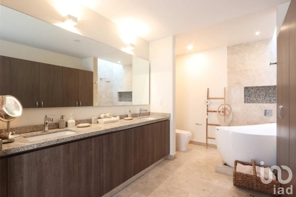 Casa en Venta en Coyoacán con Alberca y Terraza: Exclusividad y Confort en un Solo Lugar