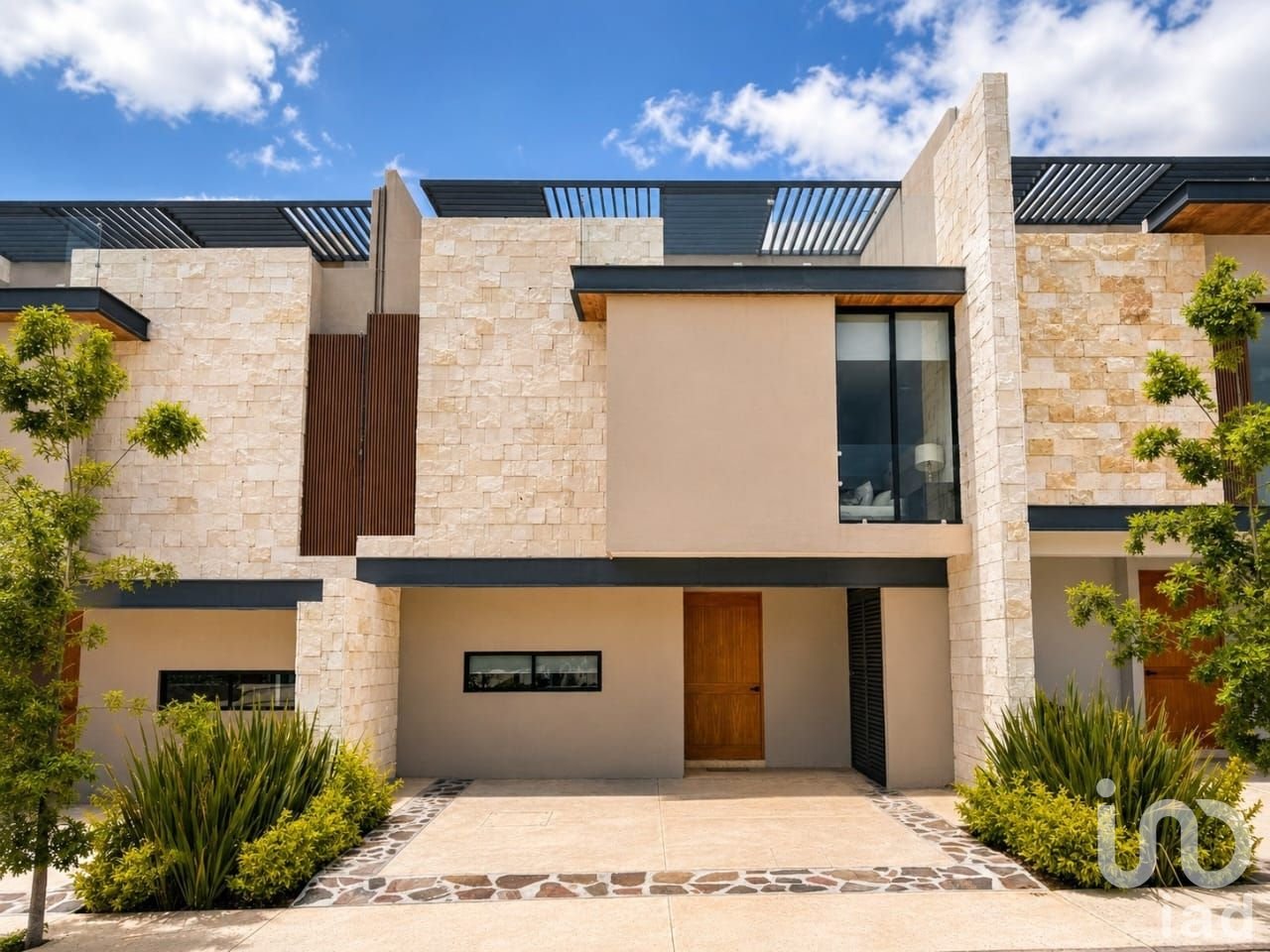 Moderna Residencia con Acabados de Lujo en Villa Magna