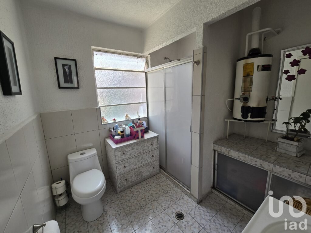 CASA EN VENTA EN ALFONSO XIII, A UNOS PASOS DE MIXCOAC