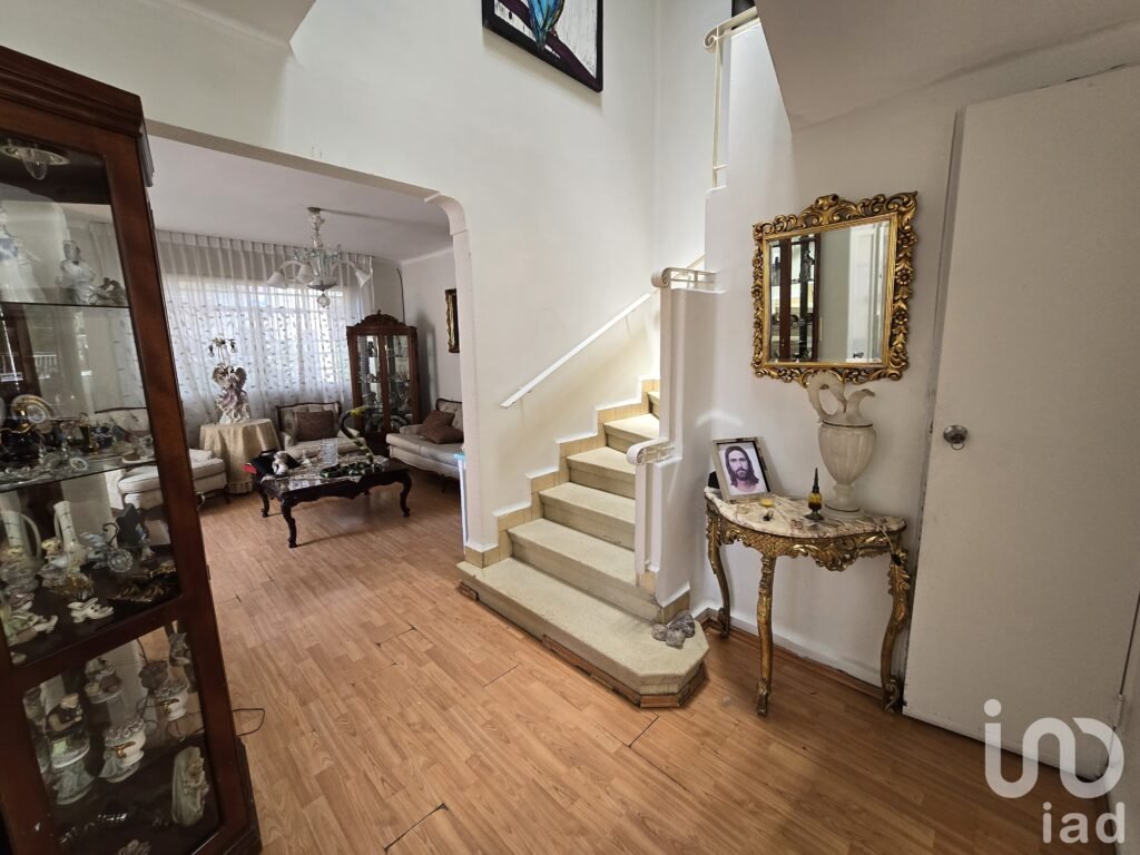 CASA EN VENTA EN ALFONSO XIII, A UNOS PASOS DE MIXCOAC