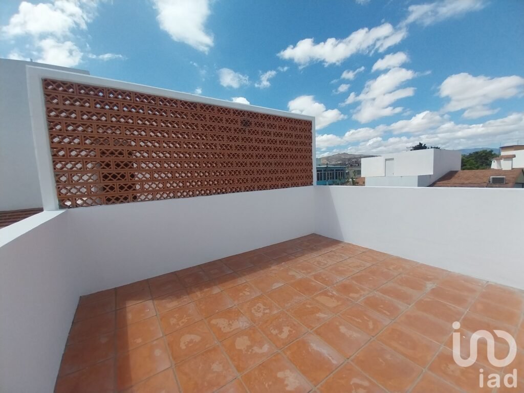 CASA EN RENTA EN PEQUEÑO FRACCIONAMIENTO PRIVADO CERCA DE MONUMENTO A JUÁREZ, BRENAMIEL