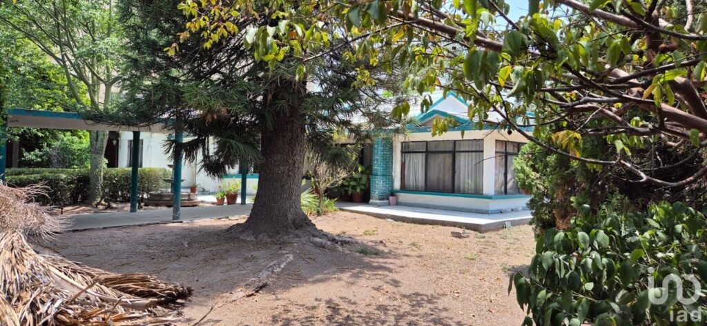 VENTA DE CASA PARA INVERSION, IDEAL CLINICA O ESCUELA, FRACC. GAMEZ IRAPUATO