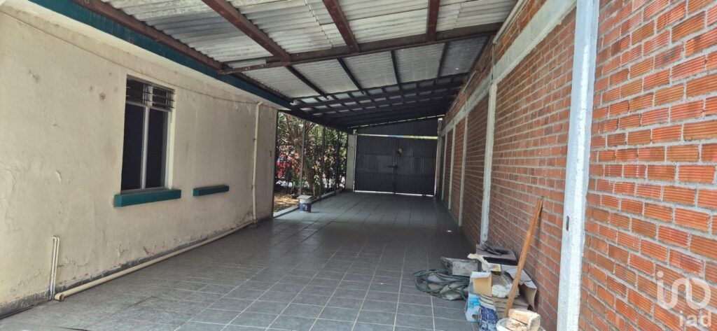 VENTA DE CASA PARA INVERSION, IDEAL CLINICA O ESCUELA, FRACC. GAMEZ IRAPUATO