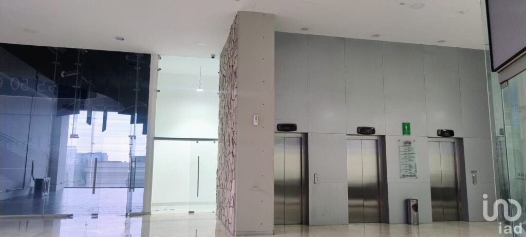 RENTA LOCAL 1 ER PISO INTERIOR VASCO DE QUIROGA SANTA FE CUAJIMALPA , CDMX