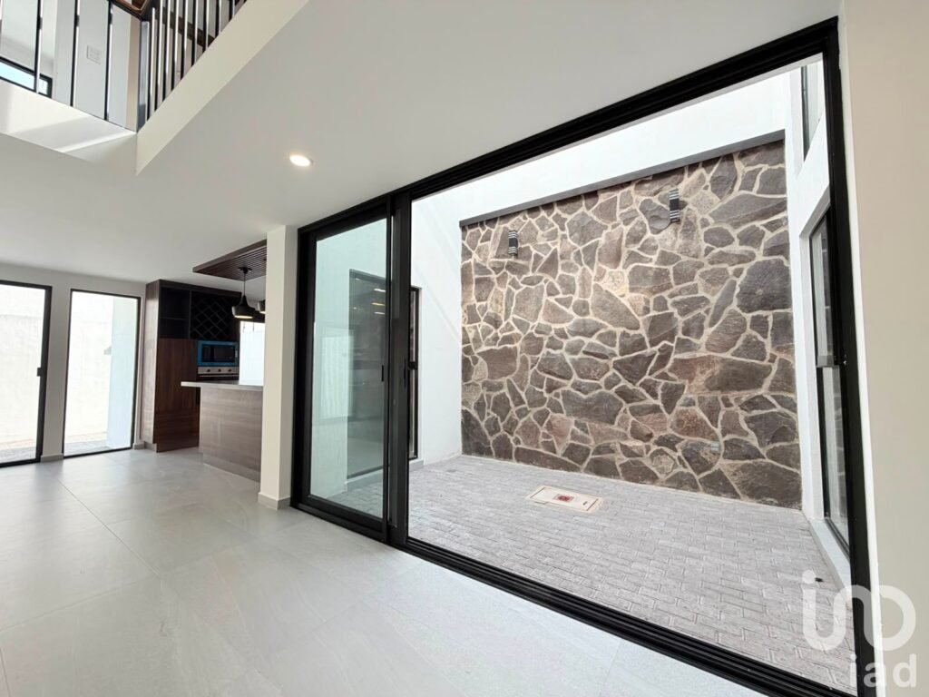 Casa con Roof Garden y 3 Recamaras con Baño | Cañadas del Arroyo, Corregidora