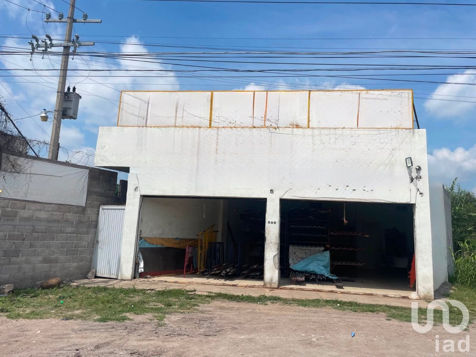 VENTA DE LOCAL CON TERRENO EN RÍO VERDE, S.L.P.