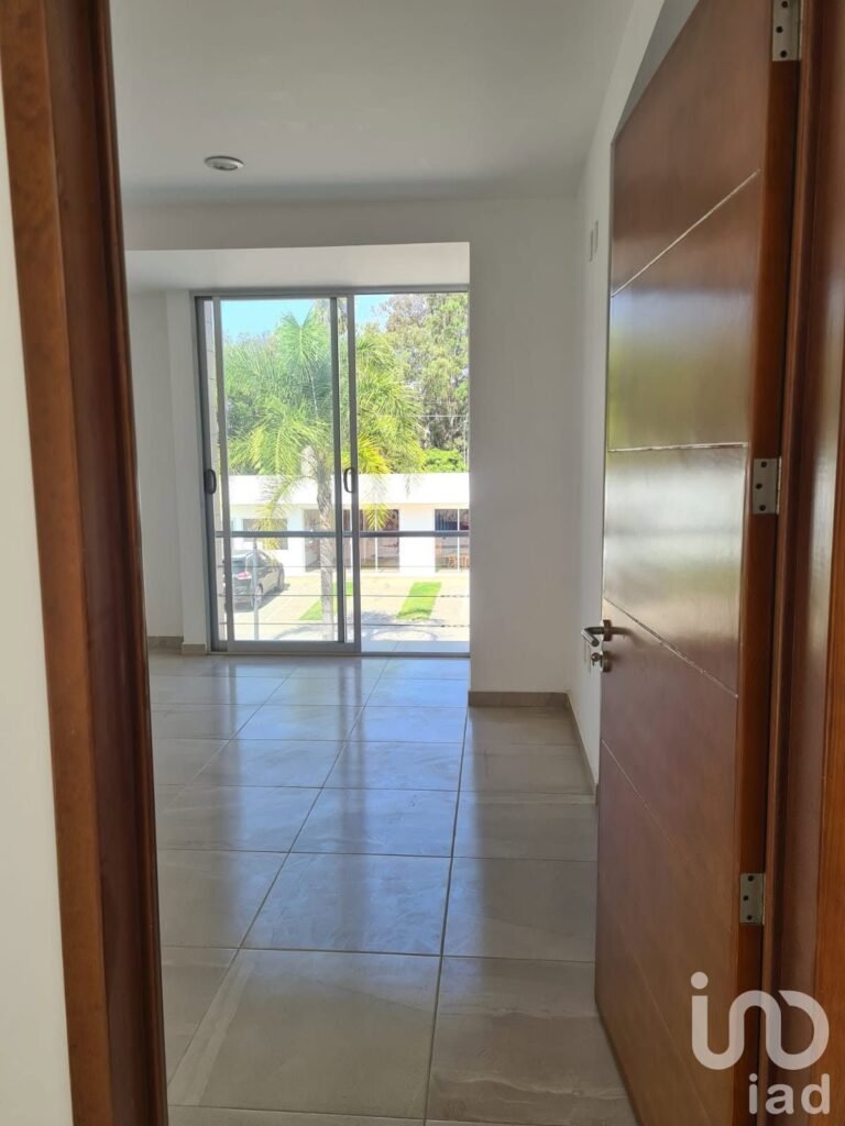 CASA EN RENTA CERCA DE LA NUEVA CIUDAD SALUD, EN FRACCIONAMIENTO PALMAS DE SANTIAGO