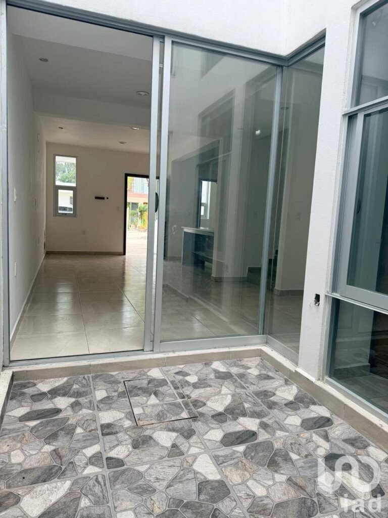 CASA EN RENTA CERCA DE LA NUEVA CIUDAD SALUD, EN FRACCIONAMIENTO PALMAS DE SANTIAGO