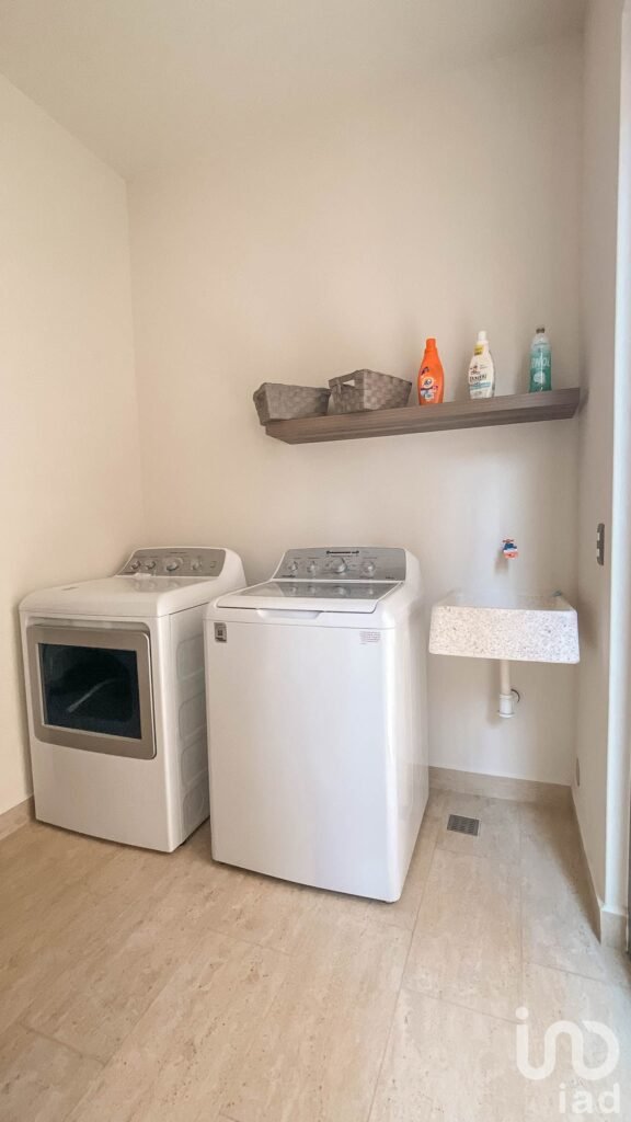 Casa Nueva con 3 Recámaras, 2.5 Baños y Bodega bajo rampa, Paseo Pitahaya | Entrega Inmediata