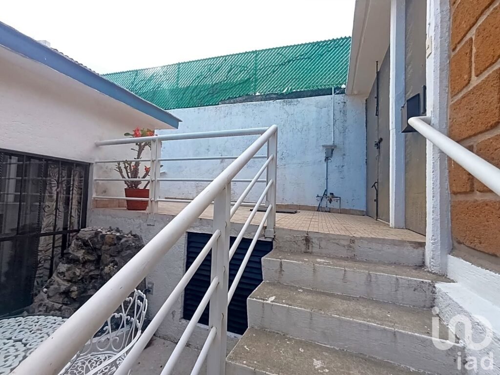 Casa en Venta de Un Nivel con Bungalow en Zona Norte $3,800,000