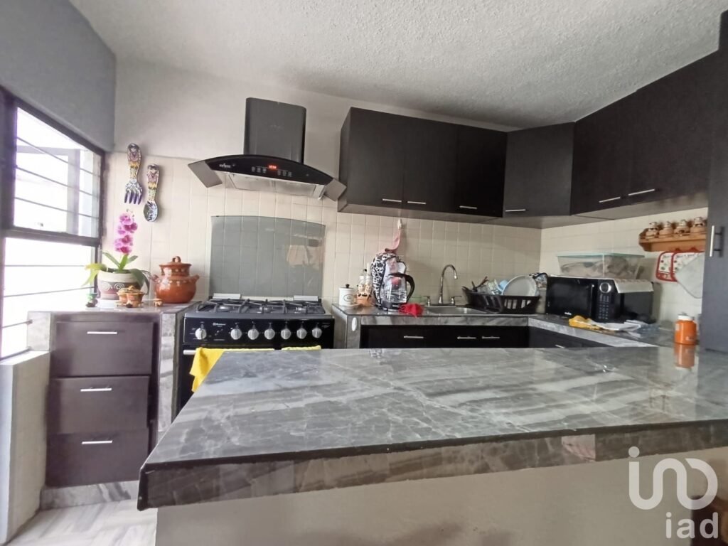 Casa en Venta de Un Nivel con Bungalow en Zona Norte $3,800,000
