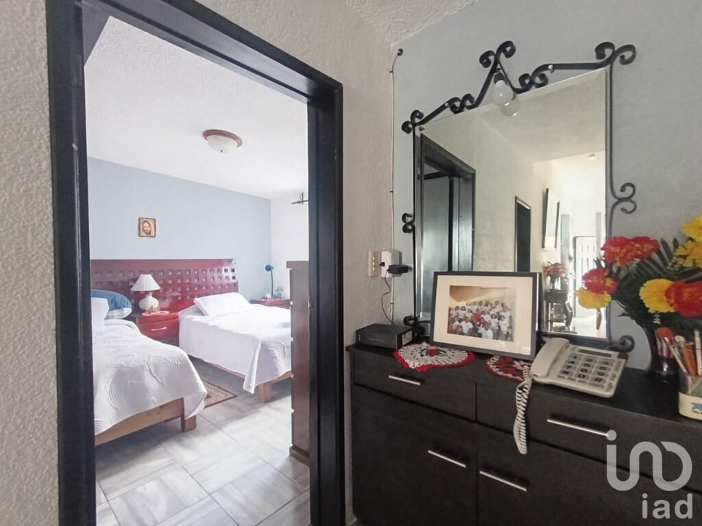 Casa en Venta de Un Nivel con Bungalow en Zona Norte $3,800,000