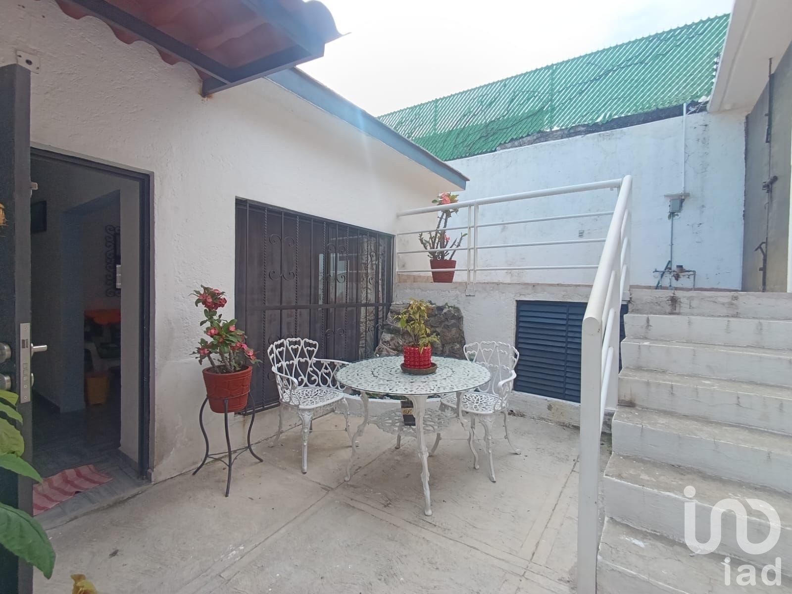 Casa en Venta de Un Nivel con Bungalow en Zona Norte $3,800,000 Casa en Venta de Un Nivel con Bungalow en Zona Norte $3,800,000