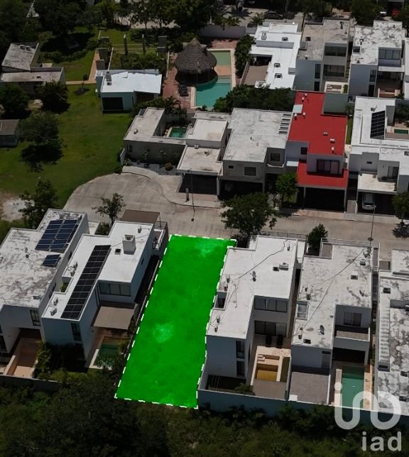 Terreno en venta en privada con amenidades en Cholul, Yucatán.