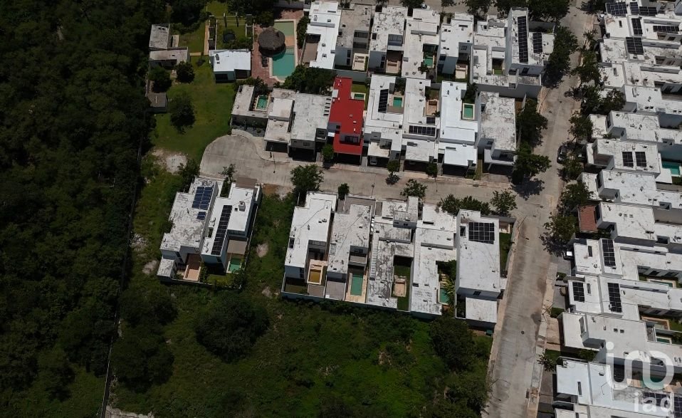 Terreno en venta en privada con amenidades en Cholul, Yucatán.