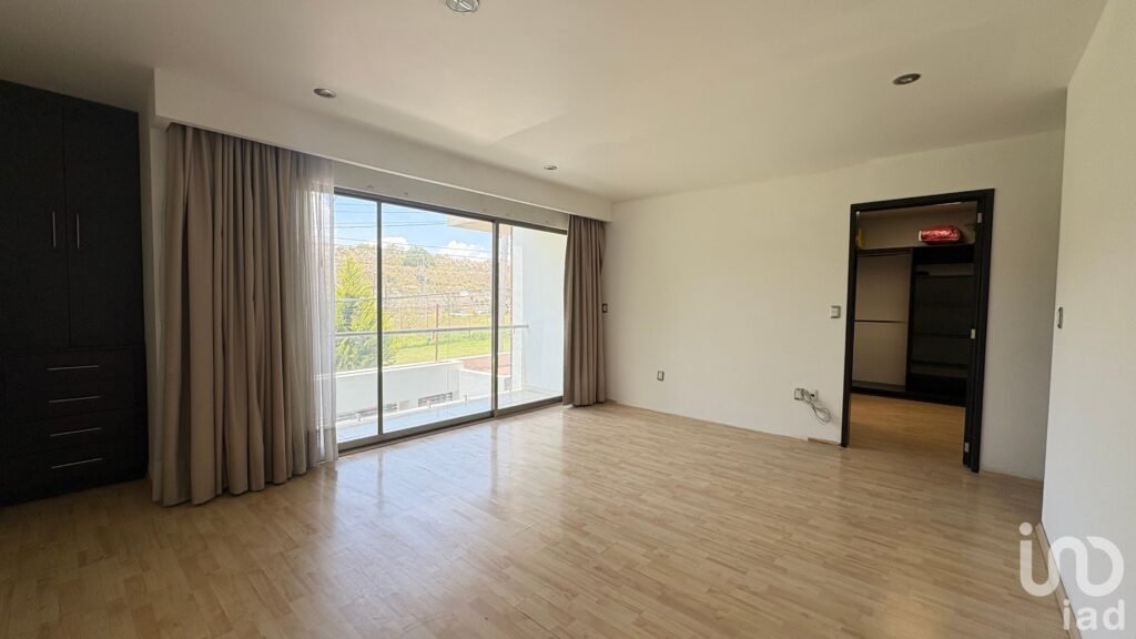 Se vende casa muy amplia y minimalista en Real del Valle, Pachuca, Hidalgo