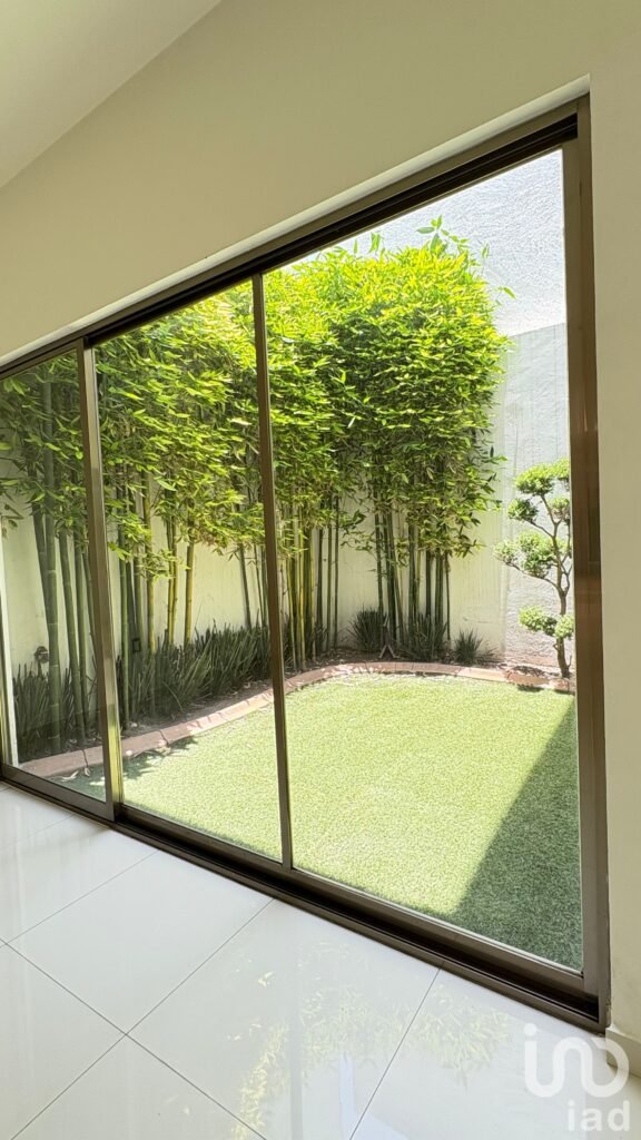 Se vende casa muy amplia y minimalista en Real del Valle, Pachuca, Hidalgo