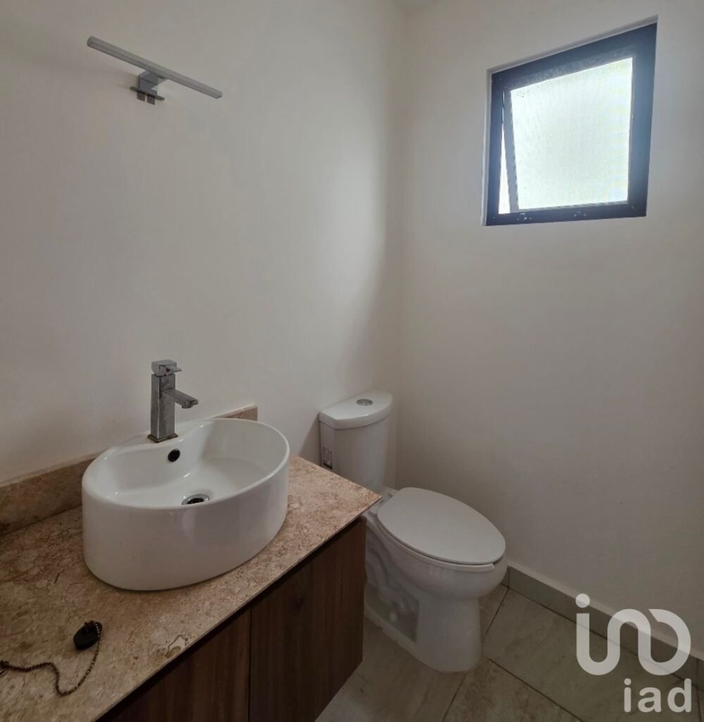 Casa en venta en privada con amenidades en Cholul, Yucatán.