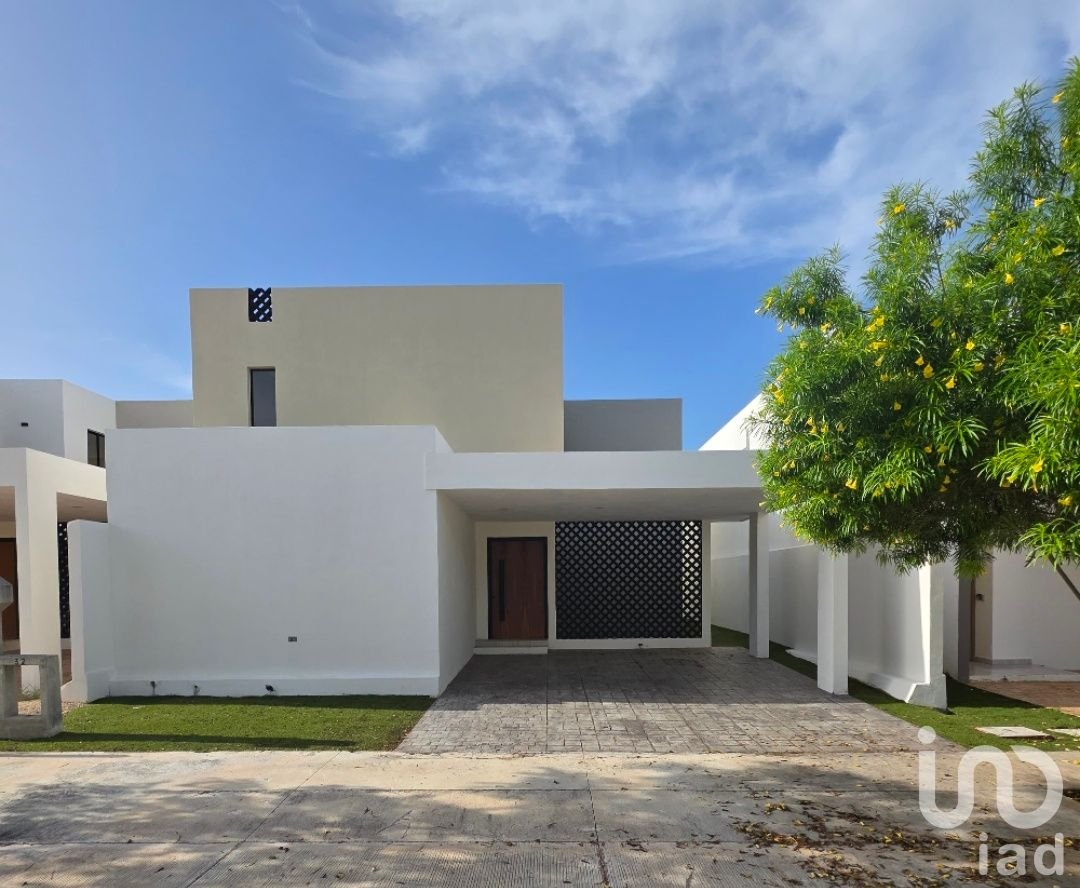 Casa en venta en privada con amenidades en Cholul, Yucatán. Casa en venta en privada con amenidades en Cholul, Yucatán.