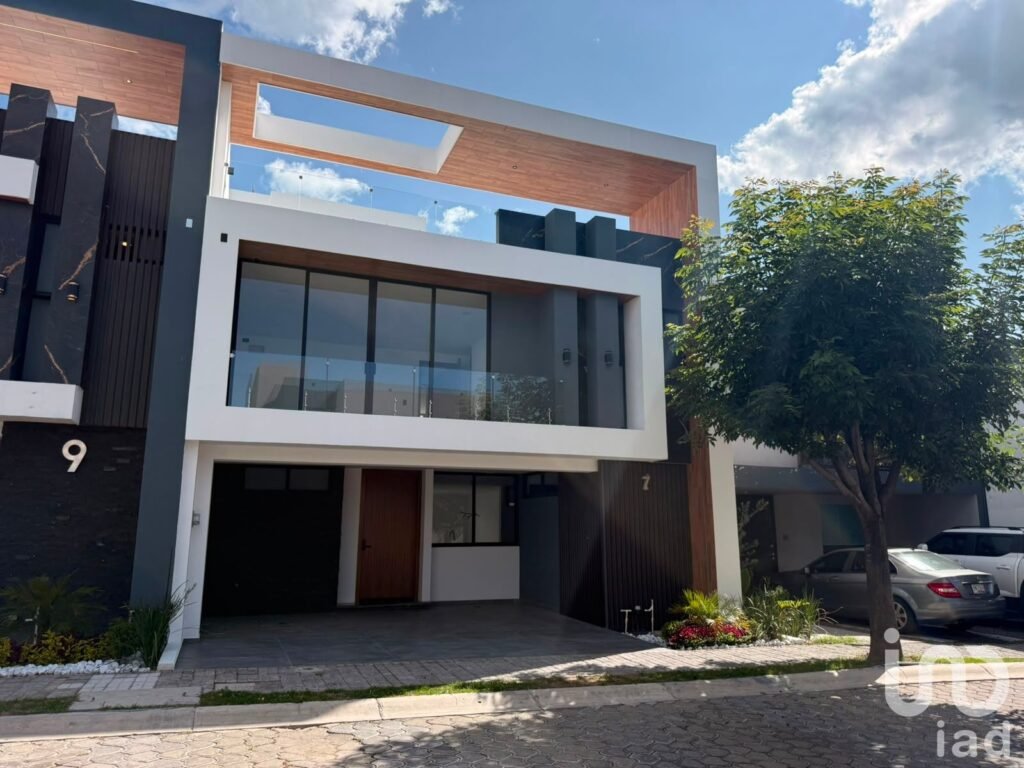 CASA EN VENTA EN LOMAS DE ANGELOPOLIS CAMPECHE