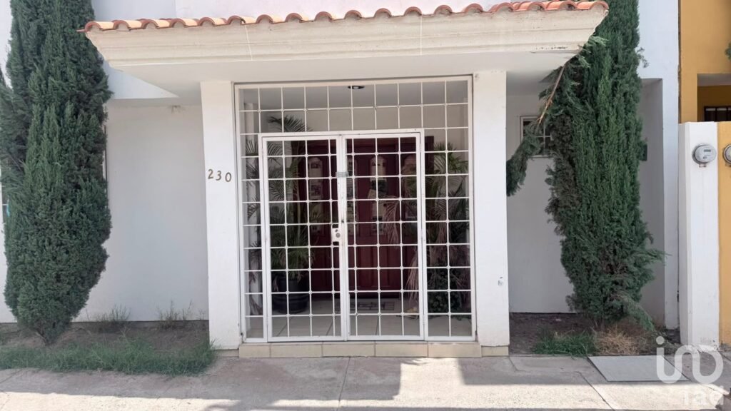 Casa Residencial en Venta - Fracc. Los Ángeles, Durango. Ubicación Premium