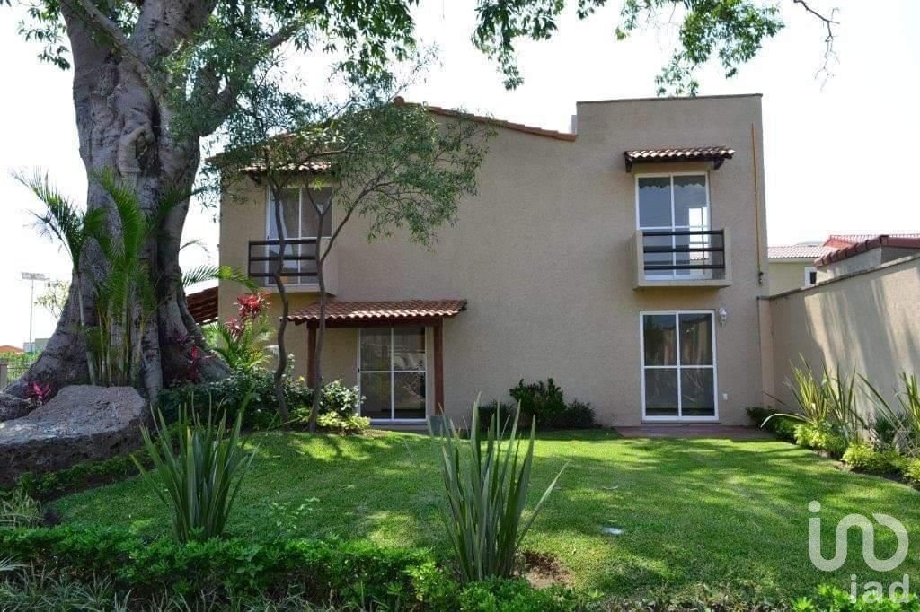 Casa en venta en fracc. La Provincia, Xochitepec, Morelos a tratar, se puede hacer permuta.