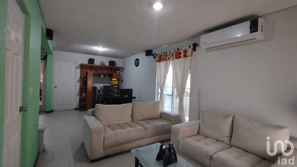 Casa en venta en fracc. La Provincia, Xochitepec, Morelos a tratar, se puede hacer permuta.