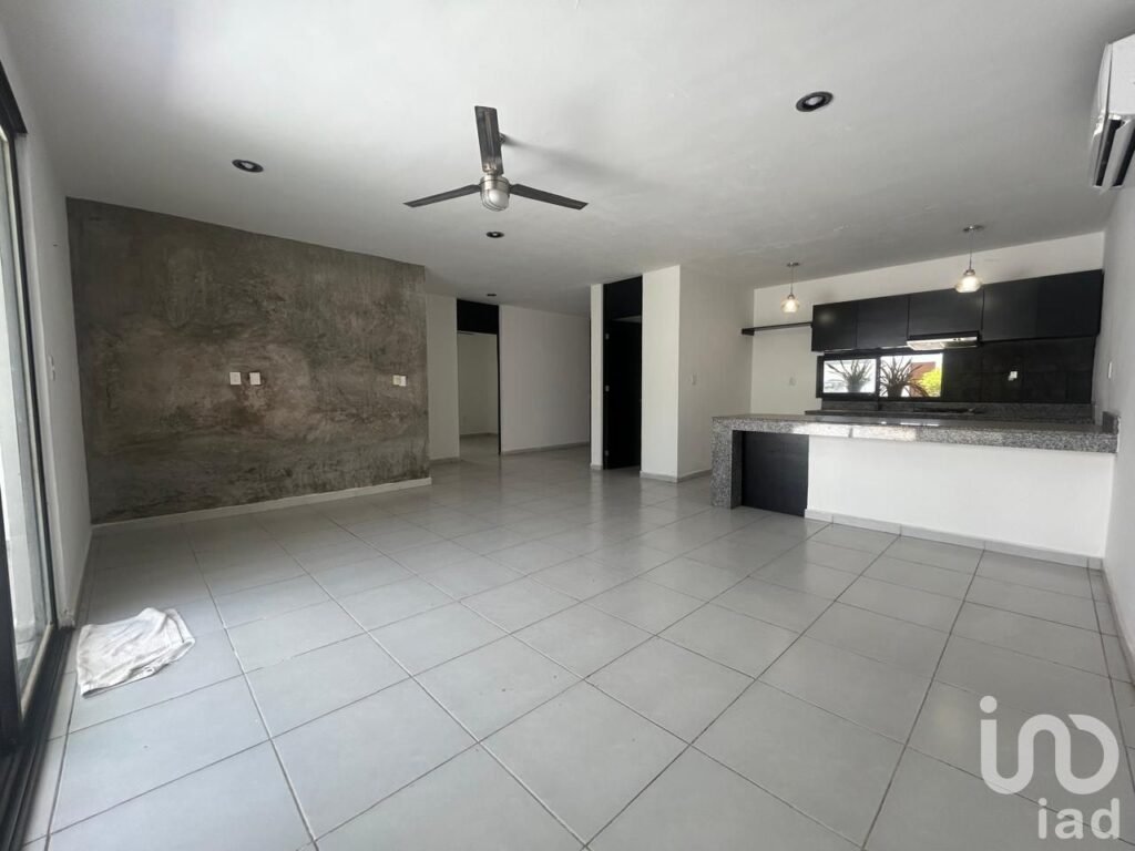 Casa en Venta en privada con piscina, en Conkal Yucatán