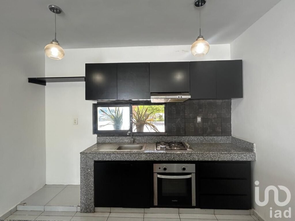 Casa en Venta en privada con piscina, en Conkal Yucatán
