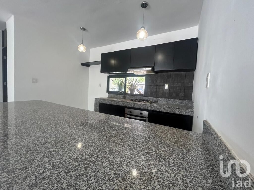 Casa en Venta en privada con piscina, en Conkal Yucatán