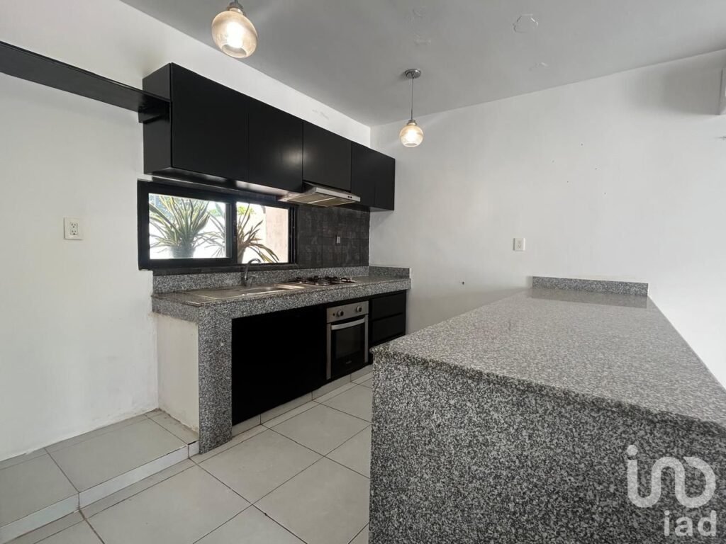 Casa en Venta en privada con piscina, en Conkal Yucatán