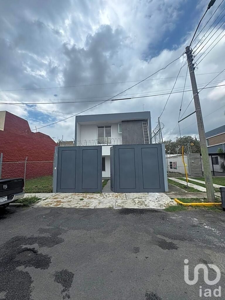 SE VENDE CASA EN EL FORTIN ZAPOPAN JALISCO