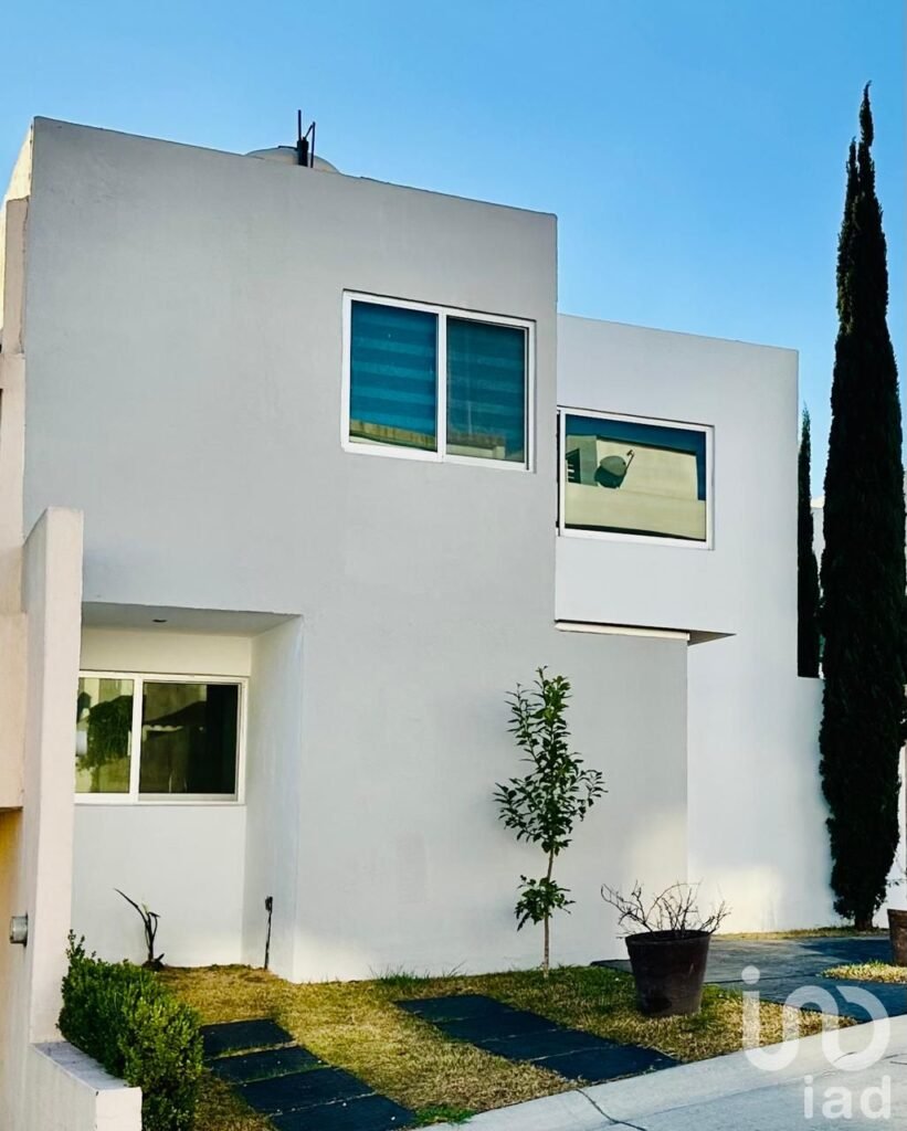 CASA EN VENTA/RENTA EN SENDEROS DE MONTE VERDE