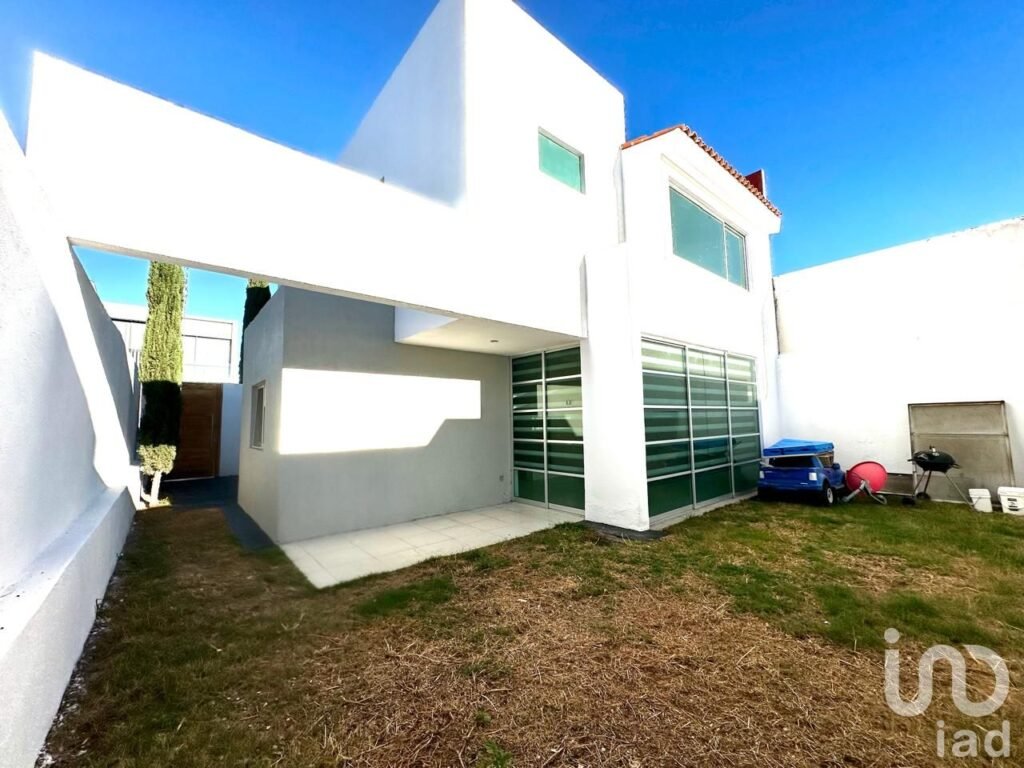 CASA EN VENTA/RENTA EN SENDEROS DE MONTE VERDE
