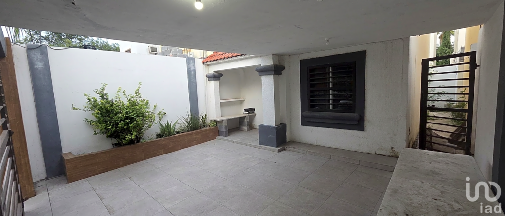 Casa en Venta en Col. Urbivilla del Cedro (Zona Cumbres)