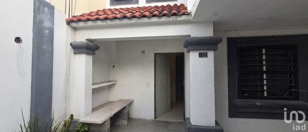 Casa en Venta en Col. Urbivilla del Cedro (Zona Cumbres)
