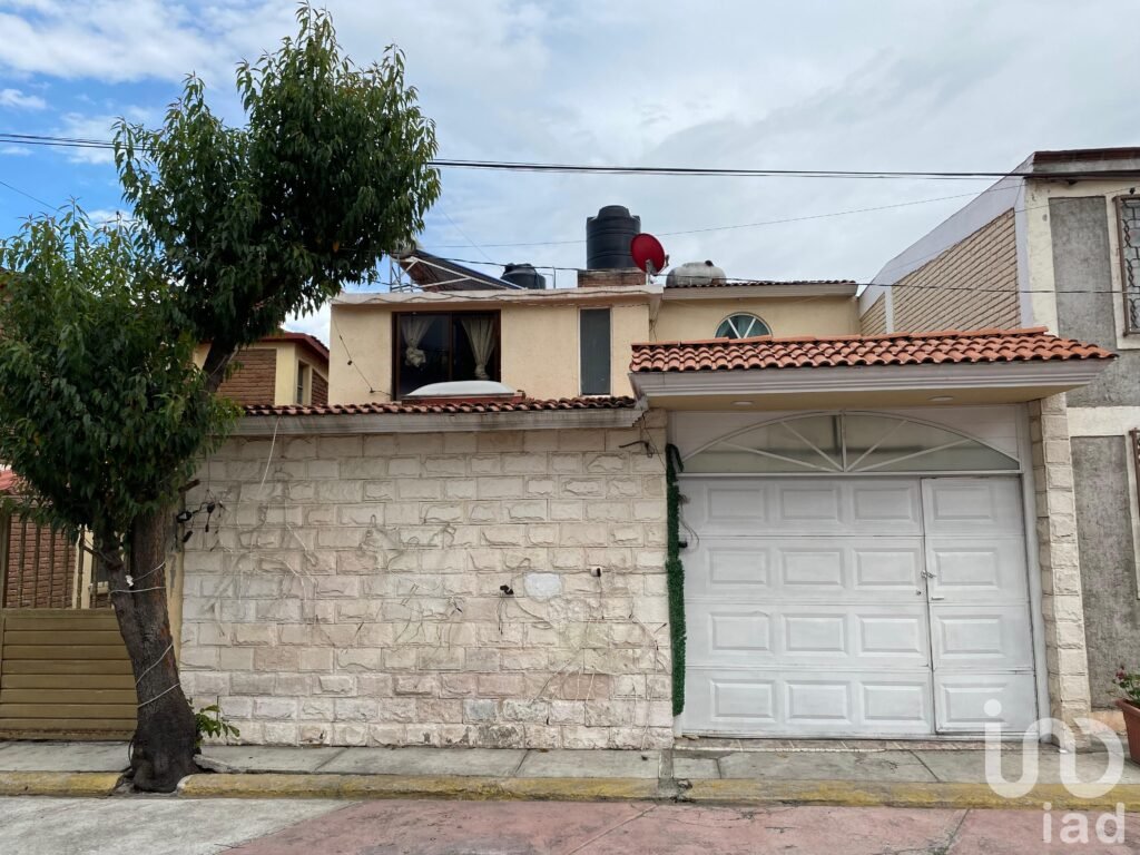 Casa en Renta en Fraccionamiento Imágenes, Toluca, México