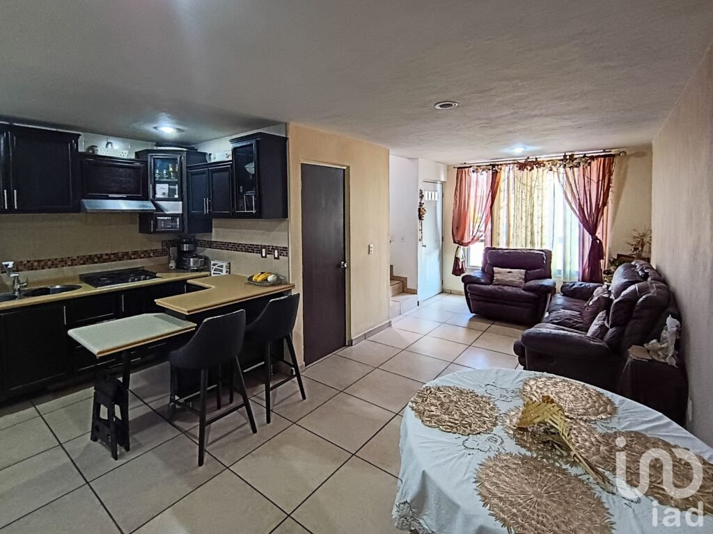 Casa en venta en Tonalá, Prados Coyula Sec 2, fraccionamiento "Despertares"