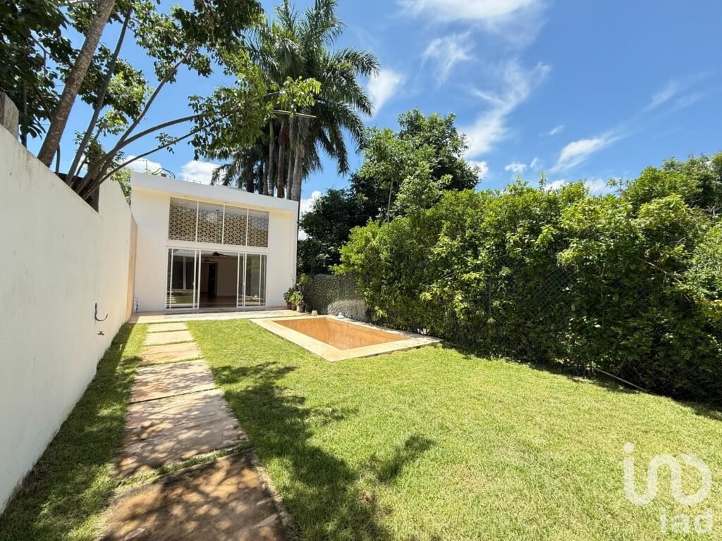 CASA EN RENTA EN PRIVADA LA CEIBA
