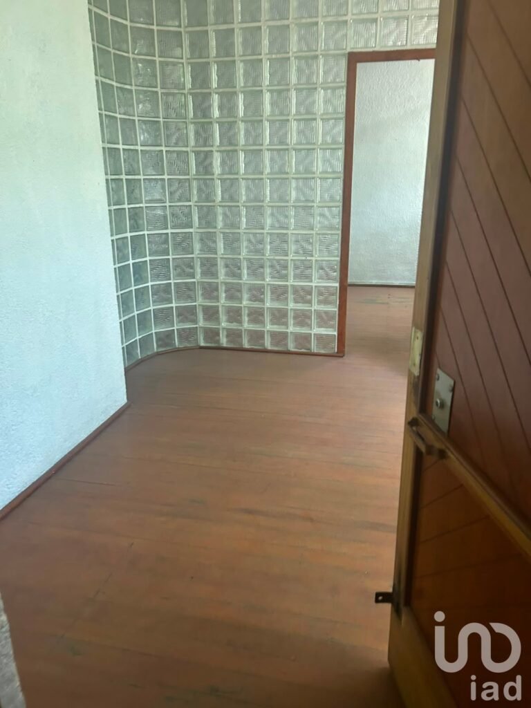 VENTA DE SALON DE FIESTAS/ BODEGA EN PORTALES SUR