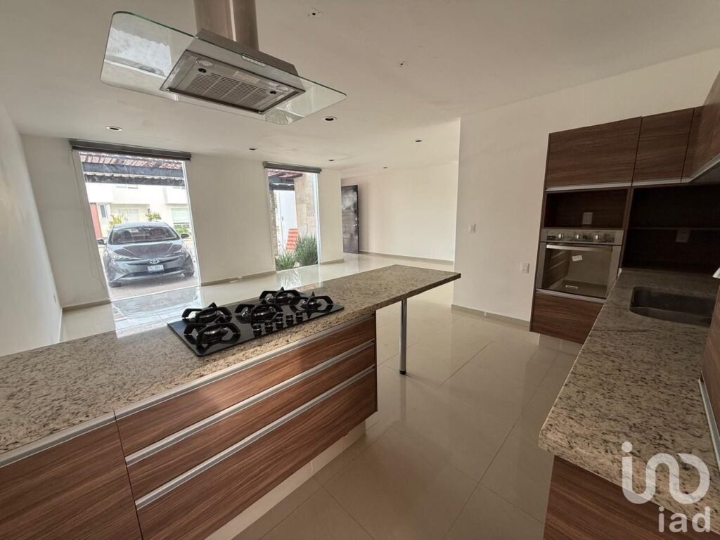 CASA EN VENTA EN FRACCIONAMIENTO MAYORAZGO PRIVADA CORRALEJO LEON GUANAJUATO