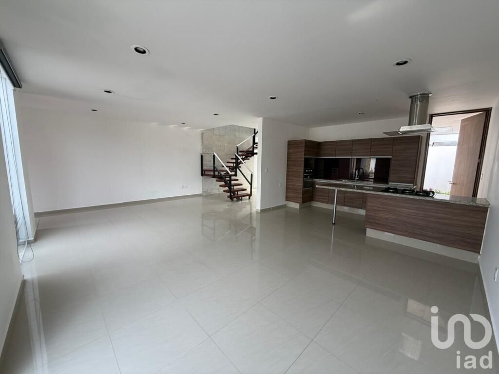 CASA EN VENTA EN FRACCIONAMIENTO MAYORAZGO PRIVADA CORRALEJO LEON GUANAJUATO