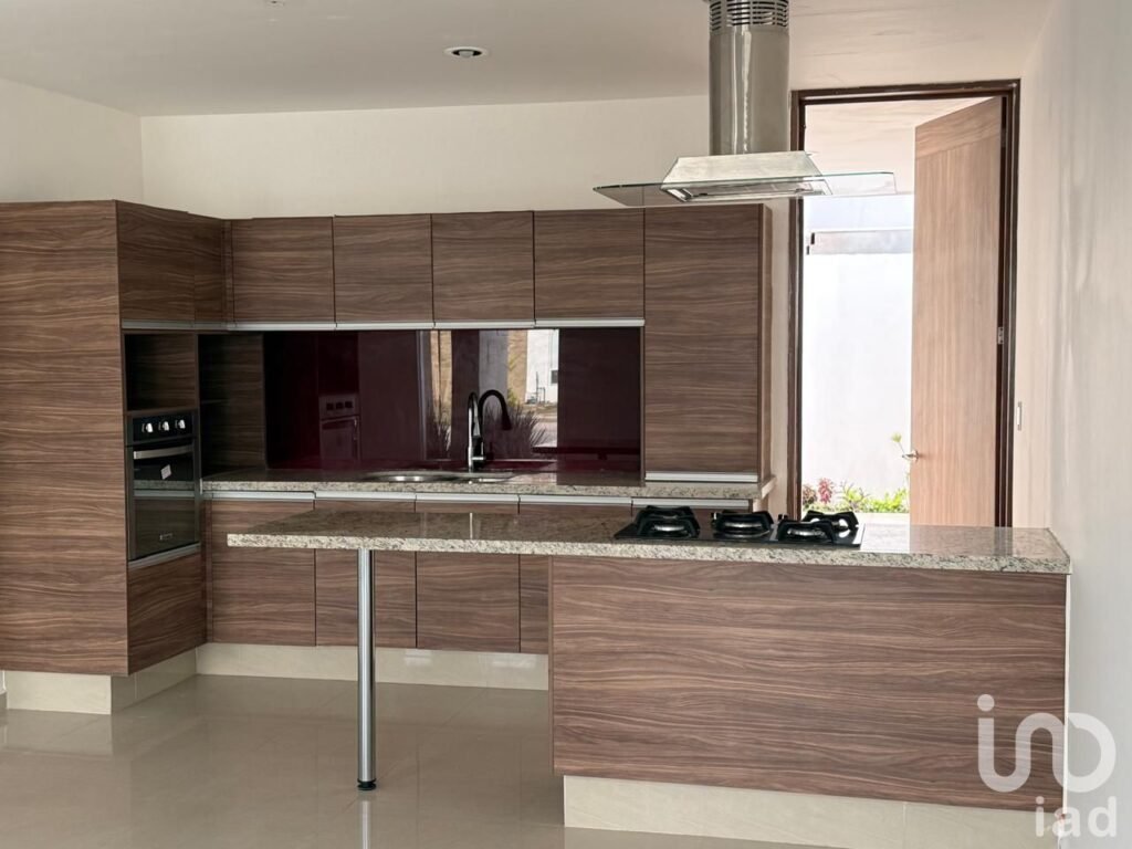 CASA EN VENTA EN FRACCIONAMIENTO MAYORAZGO PRIVADA CORRALEJO LEON GUANAJUATO