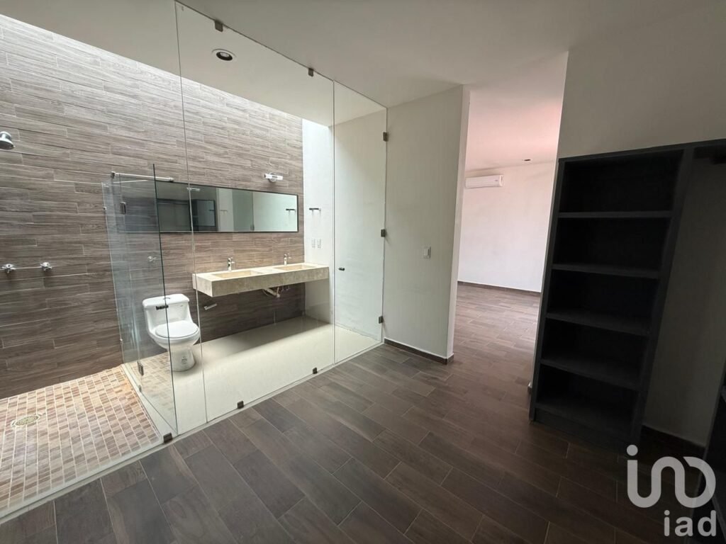 CASA EN VENTA EN FRACCIONAMIENTO MAYORAZGO PRIVADA CORRALEJO LEON GUANAJUATO