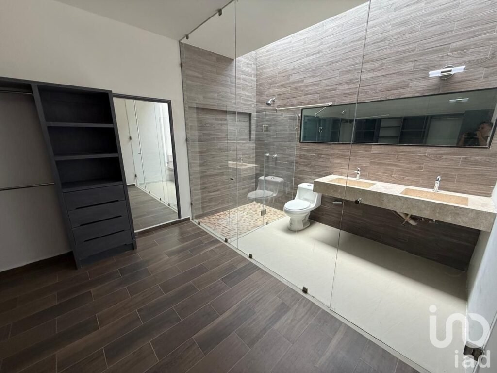 CASA EN VENTA EN FRACCIONAMIENTO MAYORAZGO PRIVADA CORRALEJO LEON GUANAJUATO